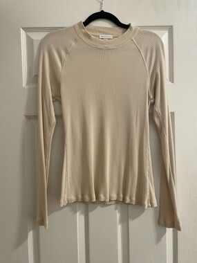 Beyond Yoga long sleeve mock neck raglan top in cream size large